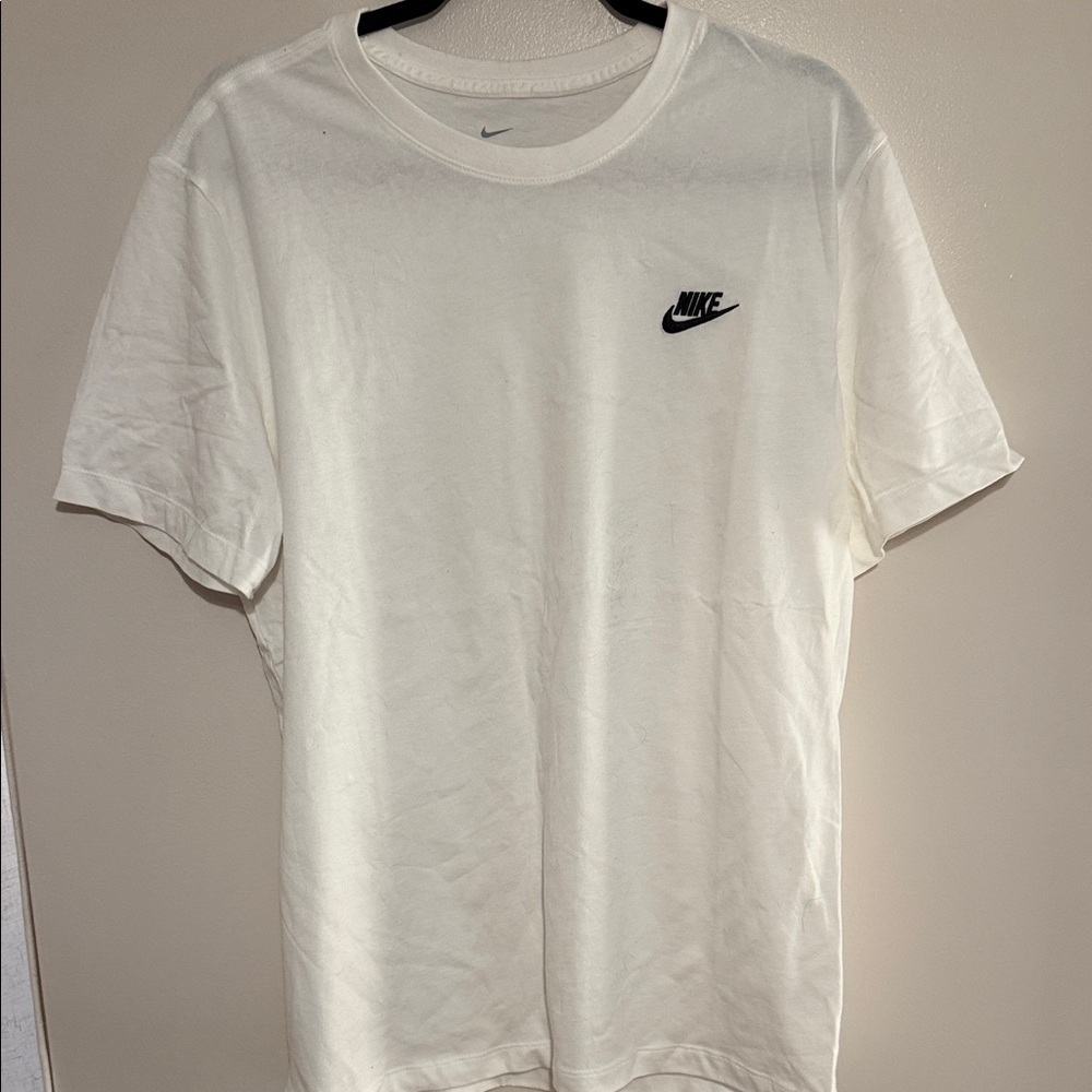 Nike Essential T-shirt